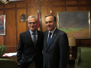 El delegado del Gobierno en CLM en su reunión posterior  con el fiscal jefe de Castilla-La Mancha, José Martínez 